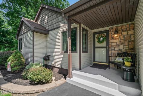 102 Stafford Lane Niskayuna NY 12309