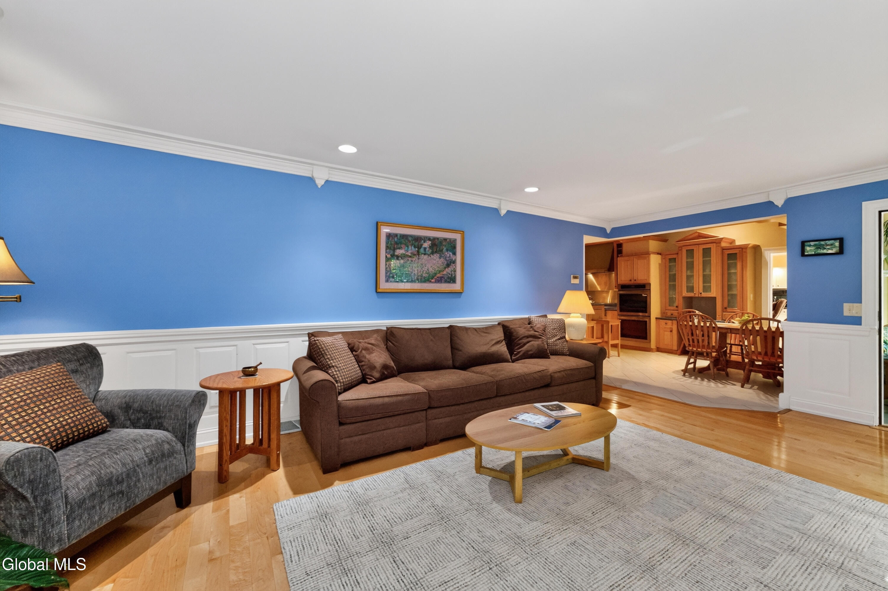 4 Massachusetts Court Rexford NY 12148