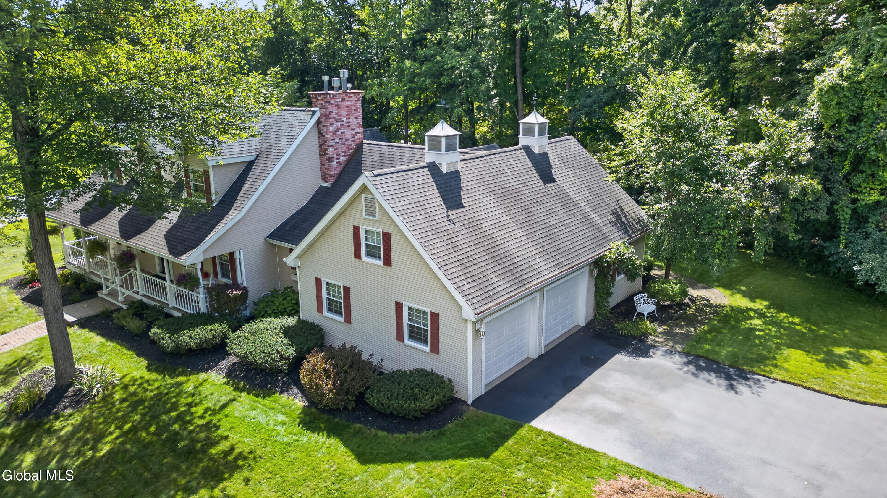 4 Massachusetts Court Rexford NY 12148