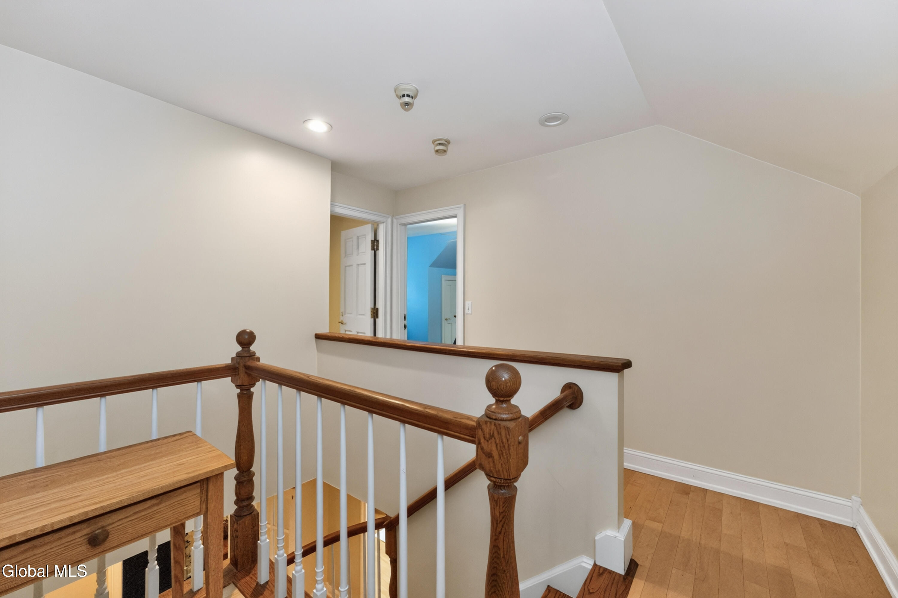 4 Massachusetts Court Rexford NY 12148