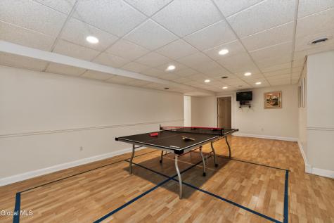 4 Massachusetts Court Rexford NY 12148