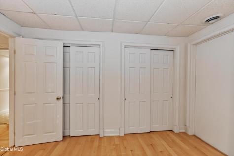 4 Massachusetts Court Rexford NY 12148