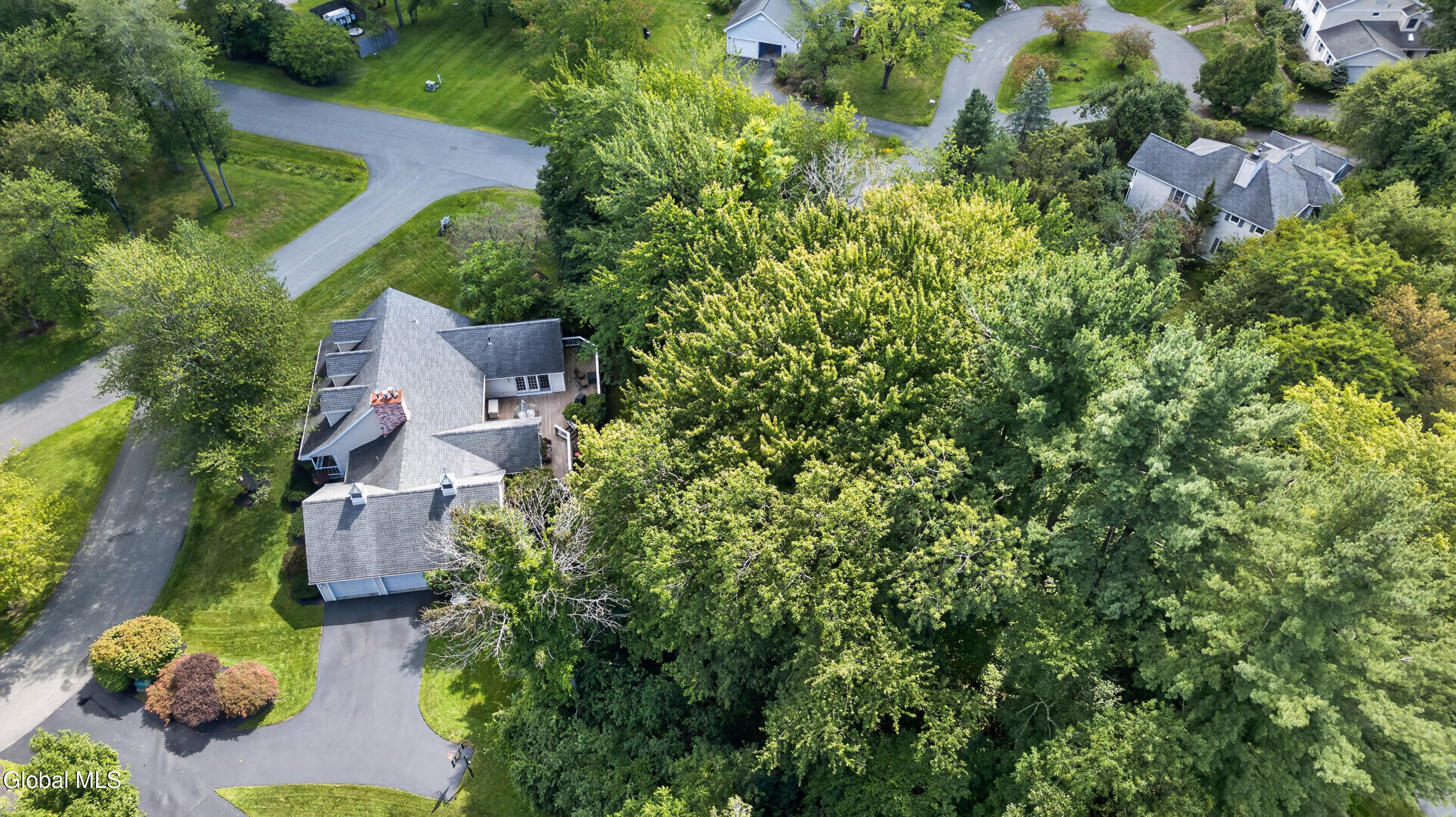 4 Massachusetts Court Rexford NY 12148