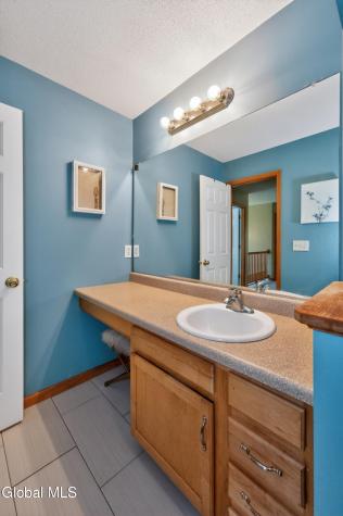 11 Quincy Lane Queensbury NY 12804