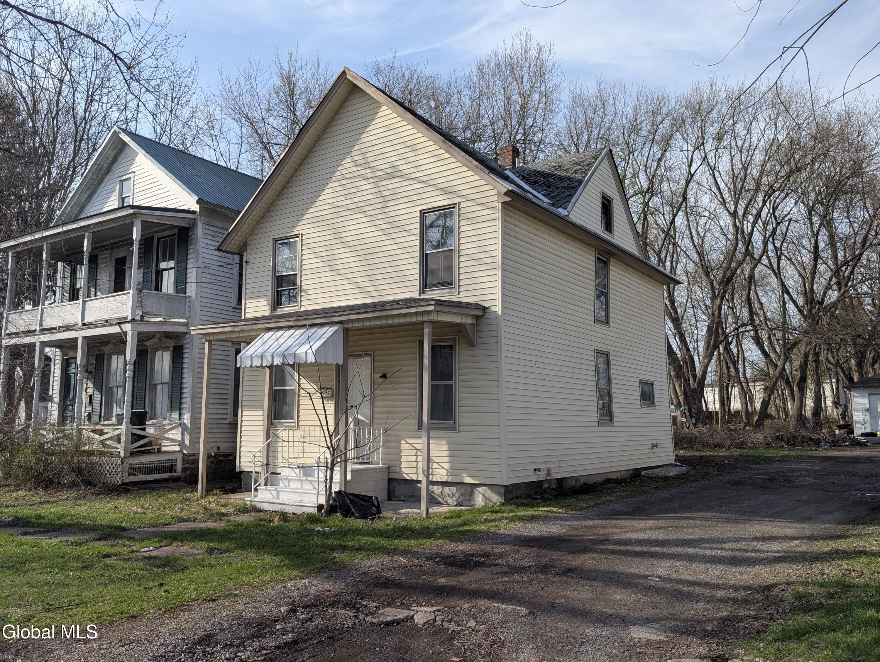 7 Baker Street Johnstown NY 12095