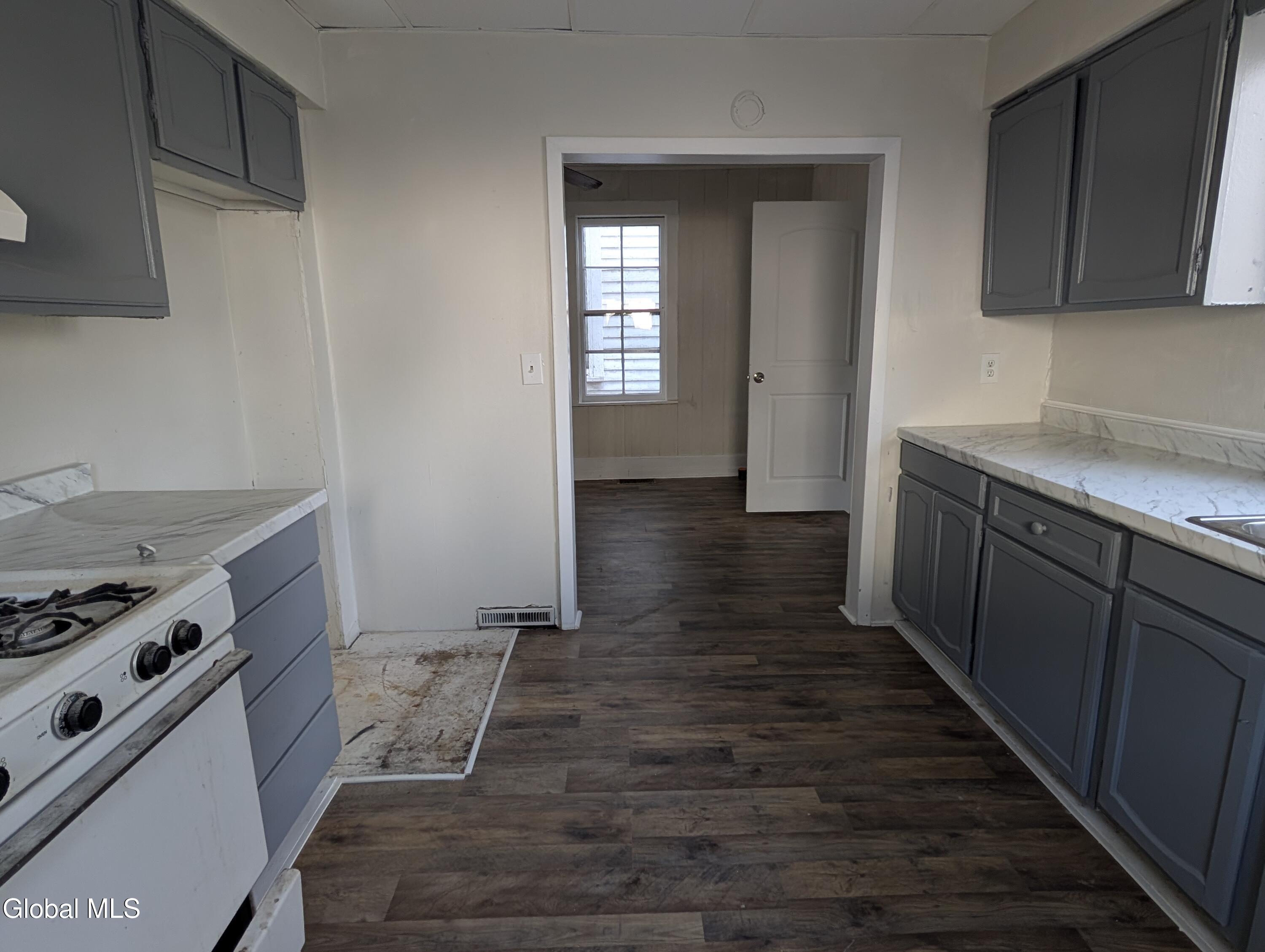 7 Baker Street Johnstown NY 12095