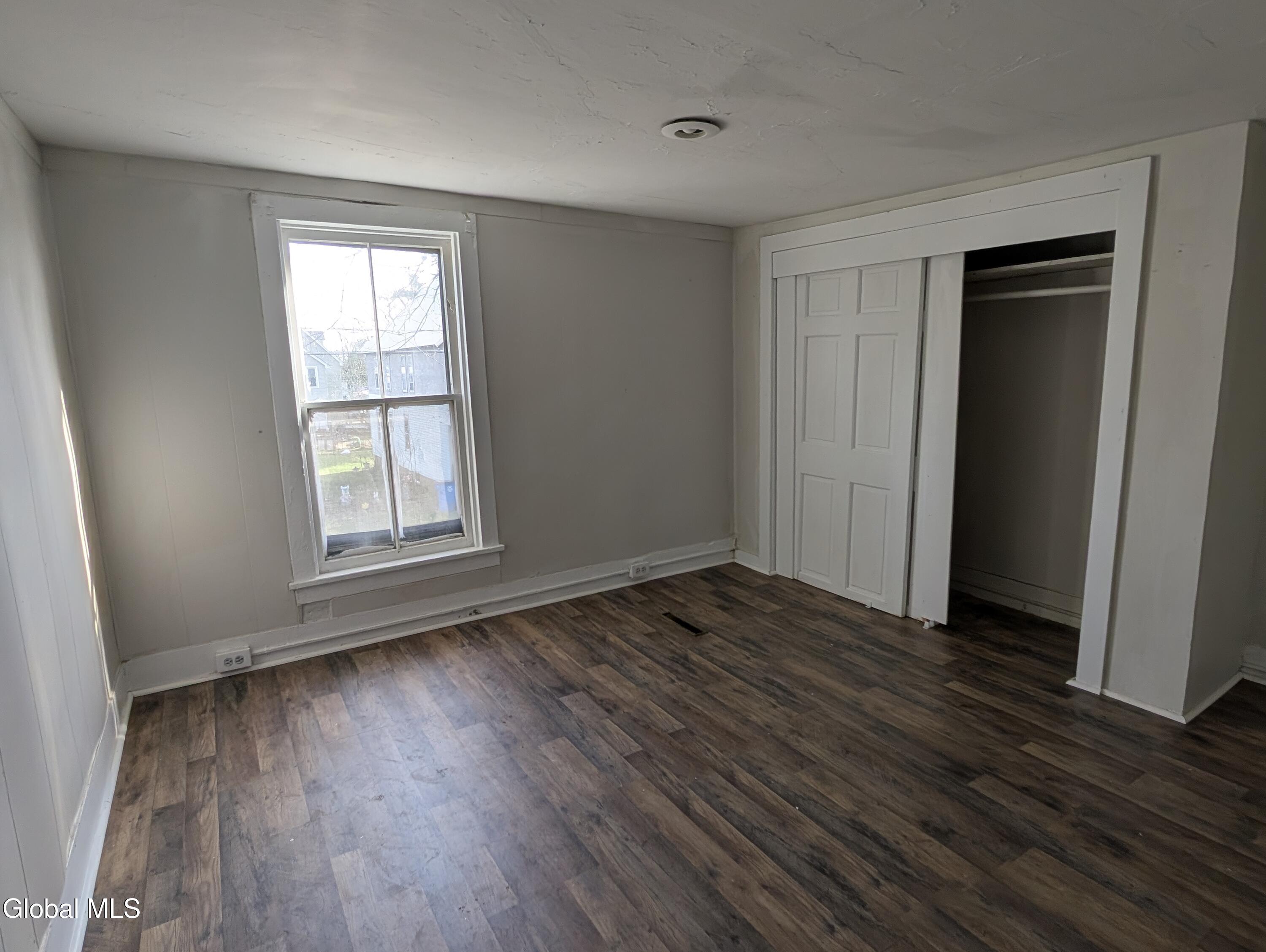 7 Baker Street Johnstown NY 12095