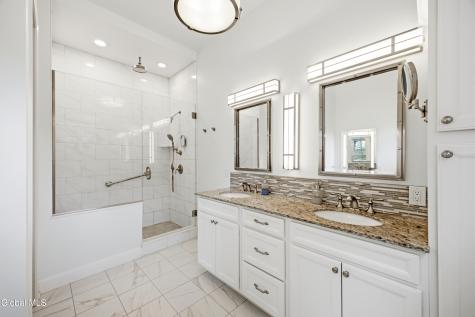 26 Yachtsman Way Malta NY 12020