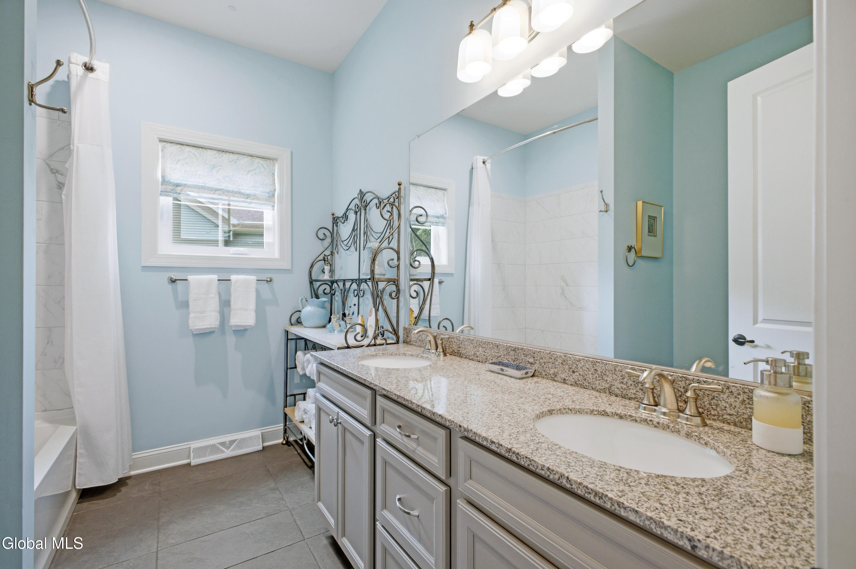 26 Yachtsman Way Malta NY 12020