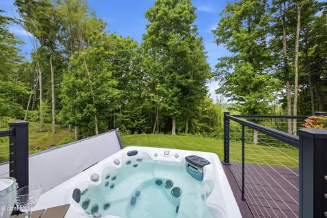 26 Yachtsman Way Malta NY 12020