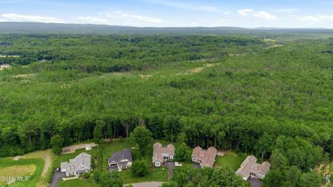 26 Yachtsman Way Malta NY 12020
