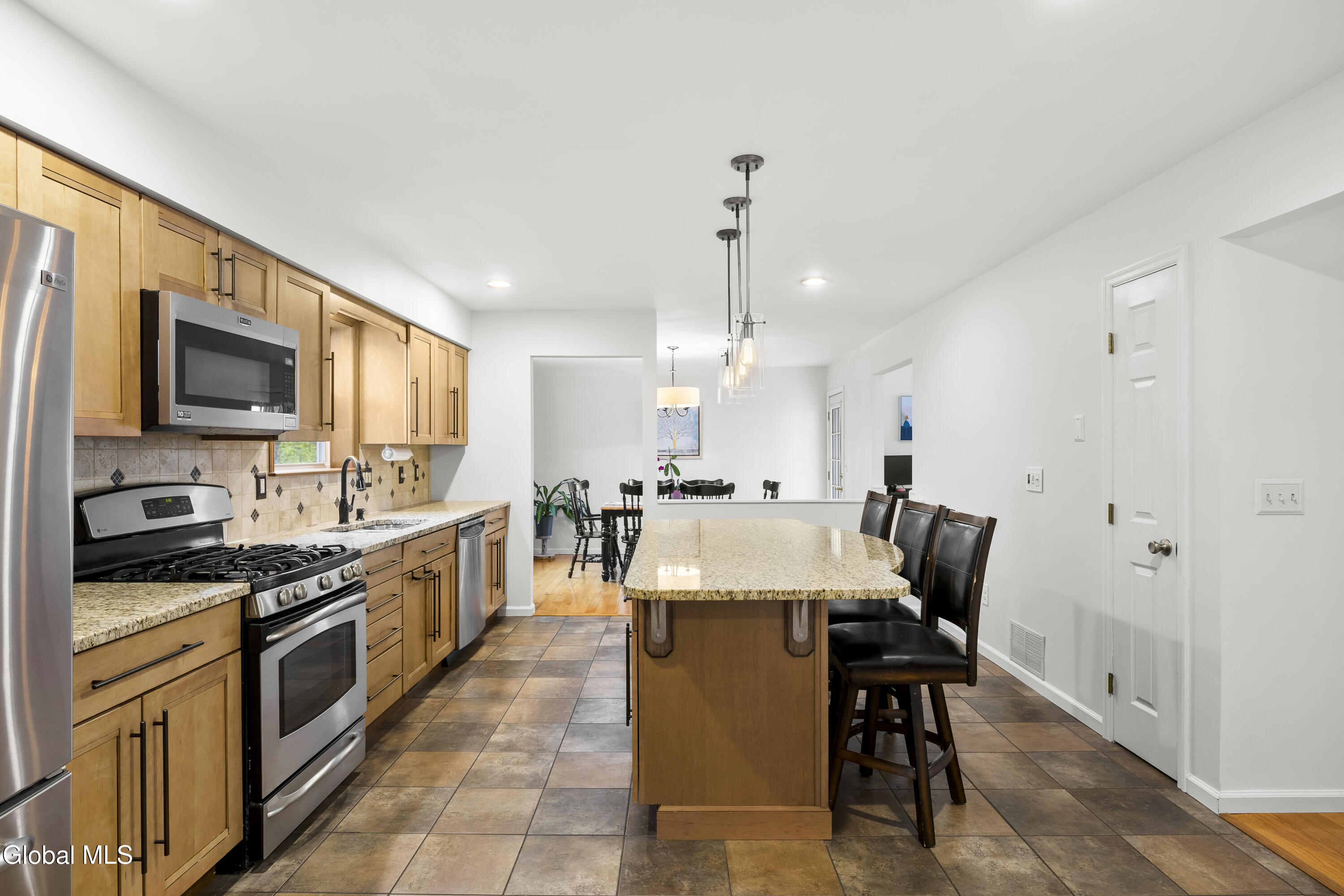 13 Tamian Pass Ballston Lake NY 12019