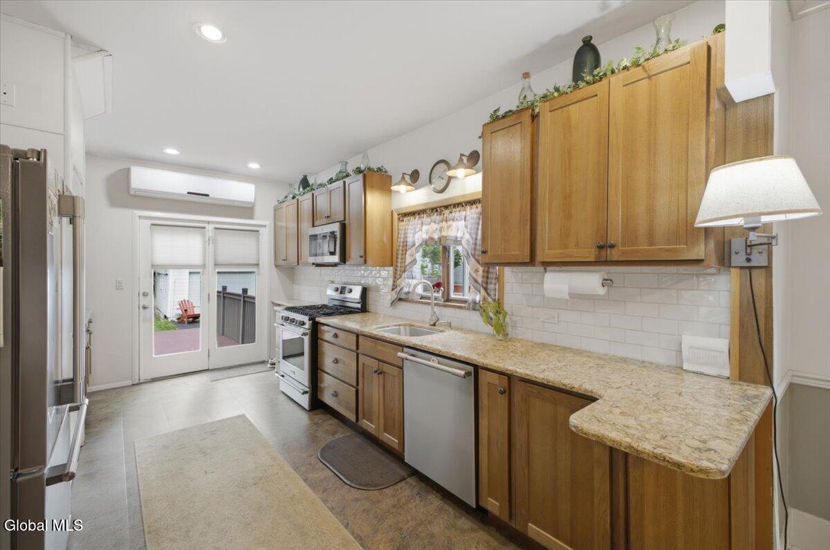 1240 Dean Street Niskayuna NY 12309
