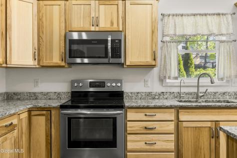51 Flanders Lane Albany NY 12203