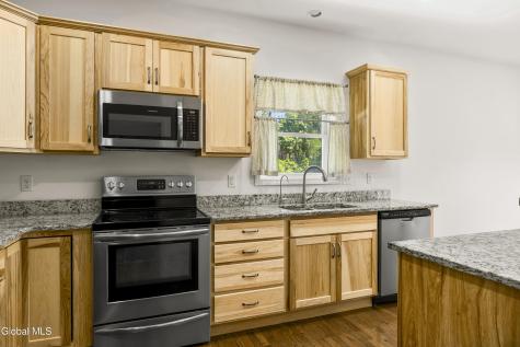 51 Flanders Lane Albany NY 12203
