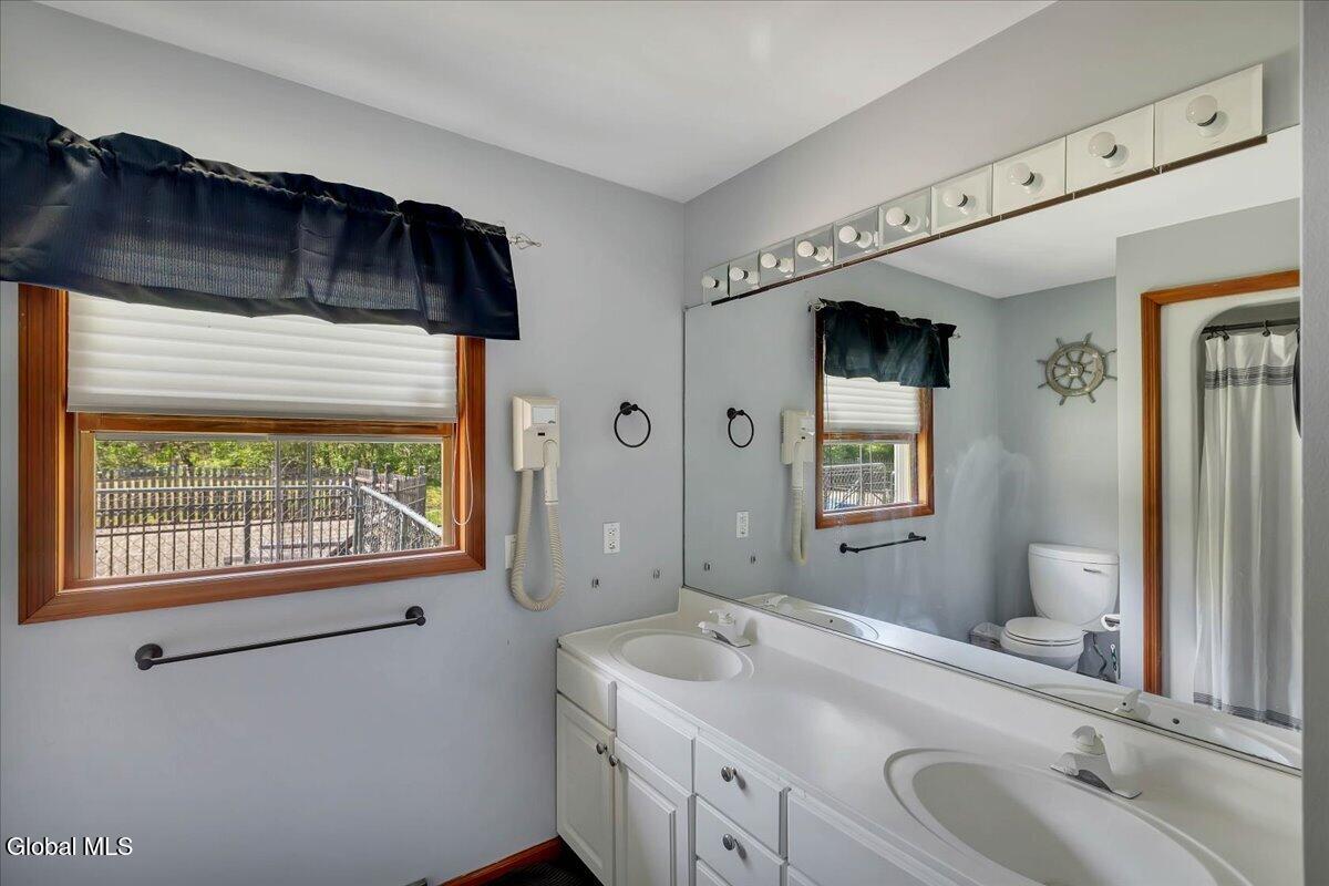 105 Wilrose Lane Troy NY 12180