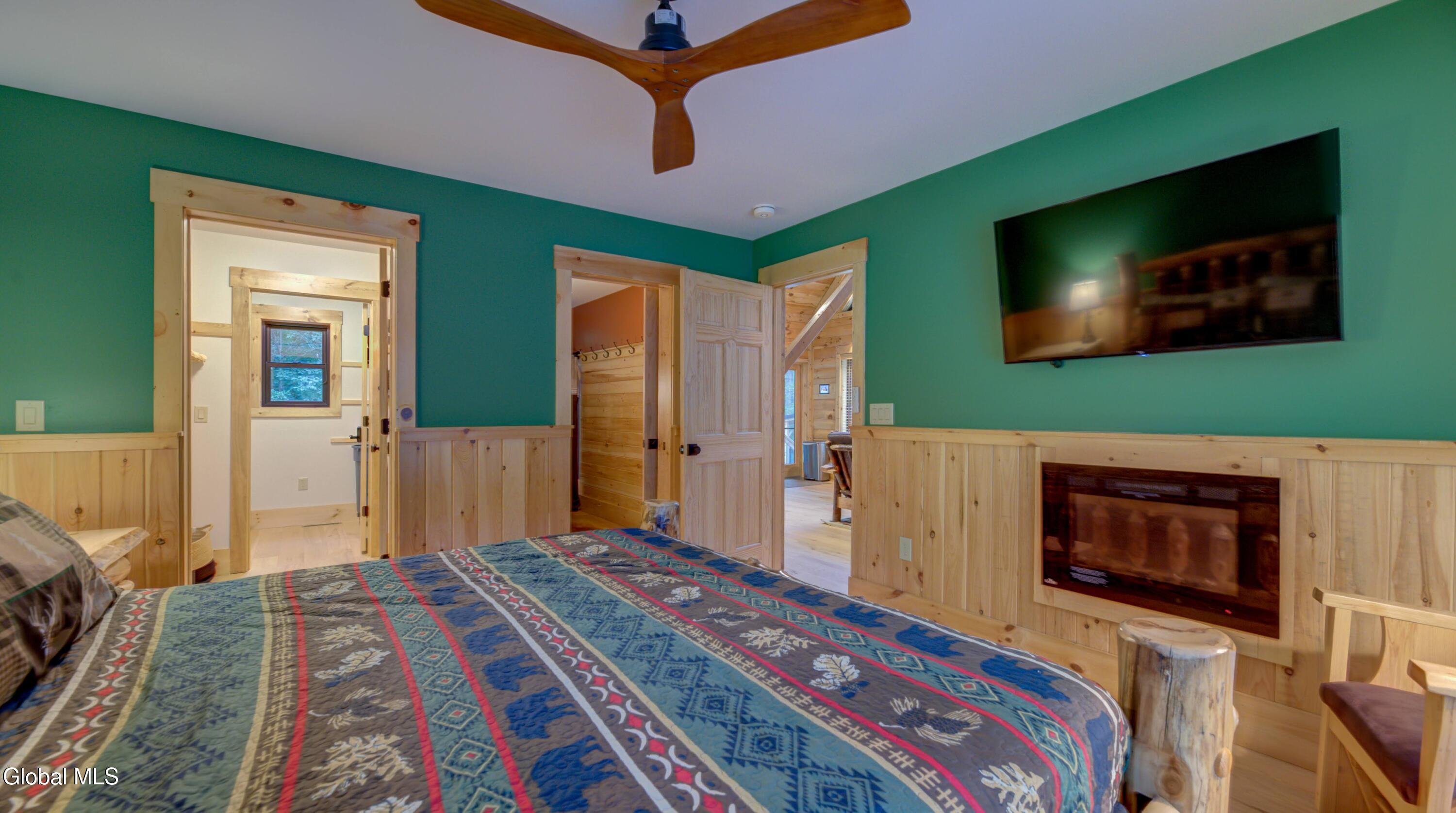 211-213 Woods Hollow Road Gloversville NY 12078