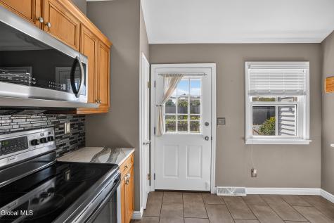 5 Hemlock Lane Albany NY 12208