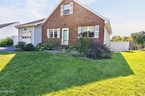 5 Hemlock Lane Albany NY 12208