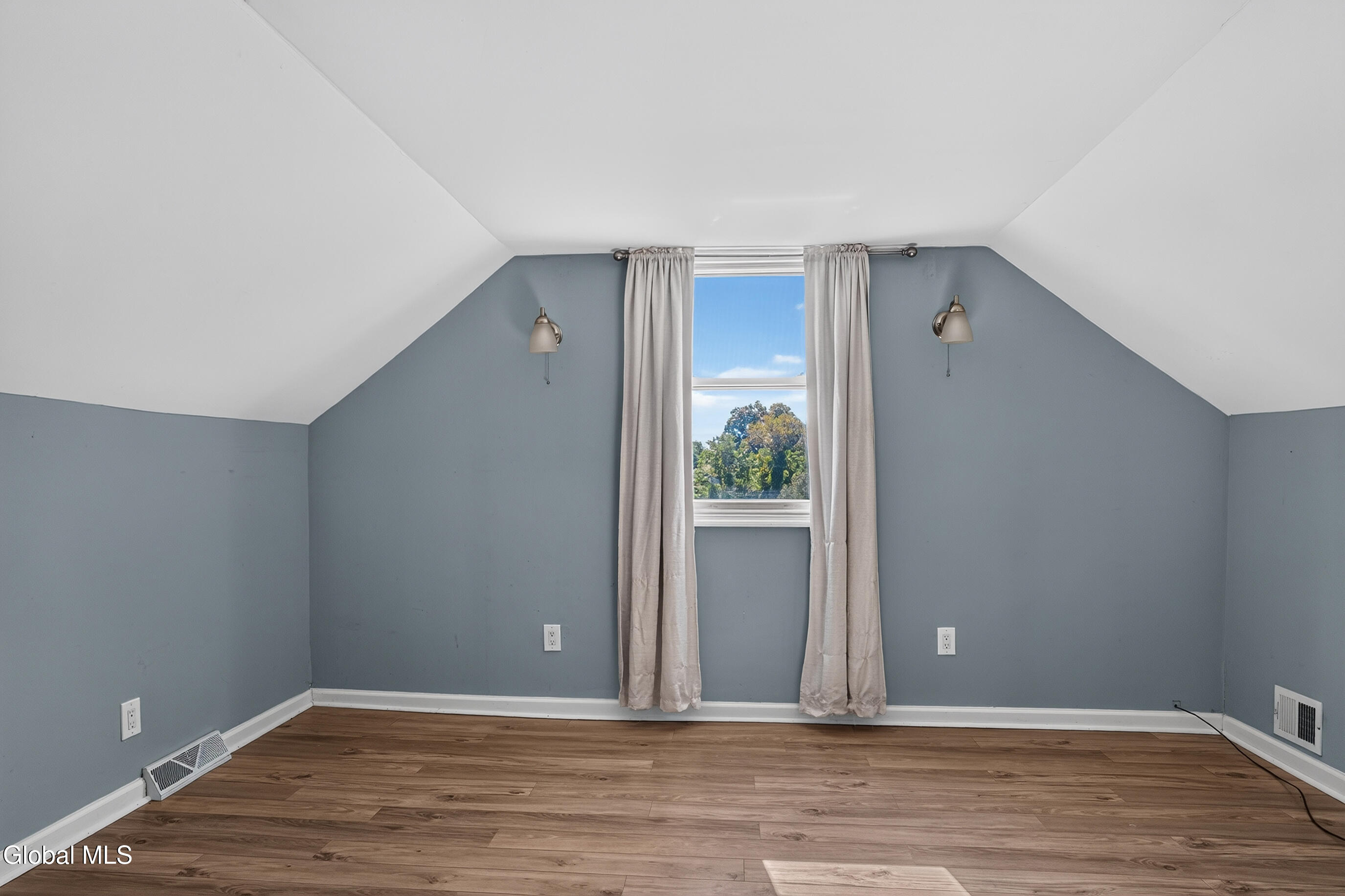 5 Hemlock Lane Albany NY 12208