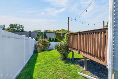 5 Hemlock Lane Albany NY 12208