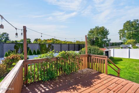 5 Hemlock Lane Albany NY 12208