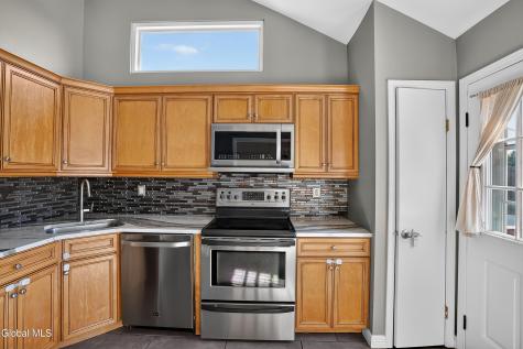 5 Hemlock Lane Albany NY 12208