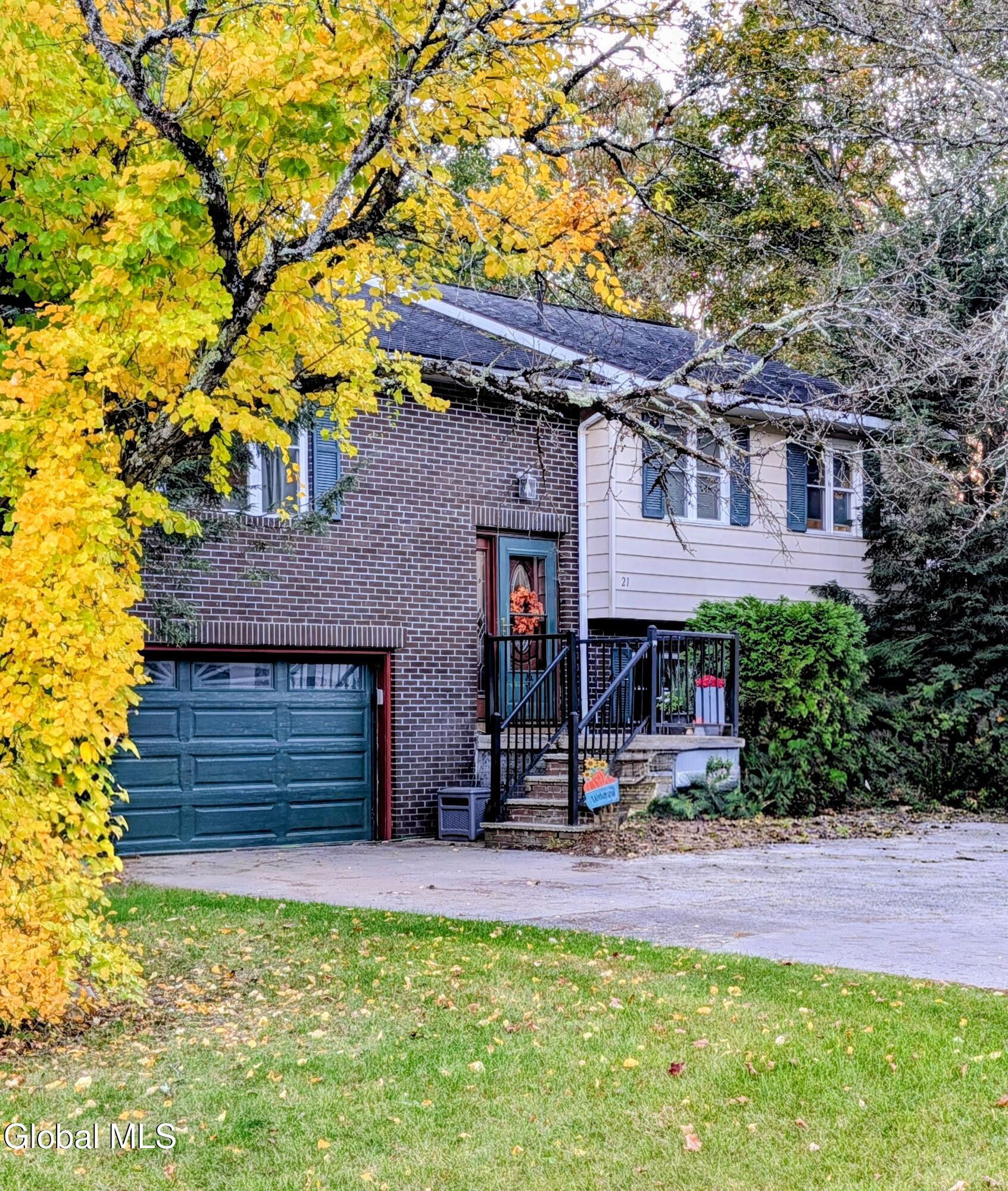 21 Bonner Drive Queensbury NY 12804