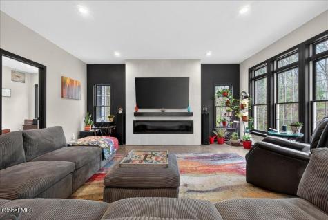 652 Bruno Road Clifton Park NY 12065