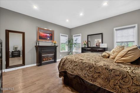 652 Bruno Road Clifton Park NY 12065