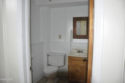 39 Wellington Delmar NY 12054