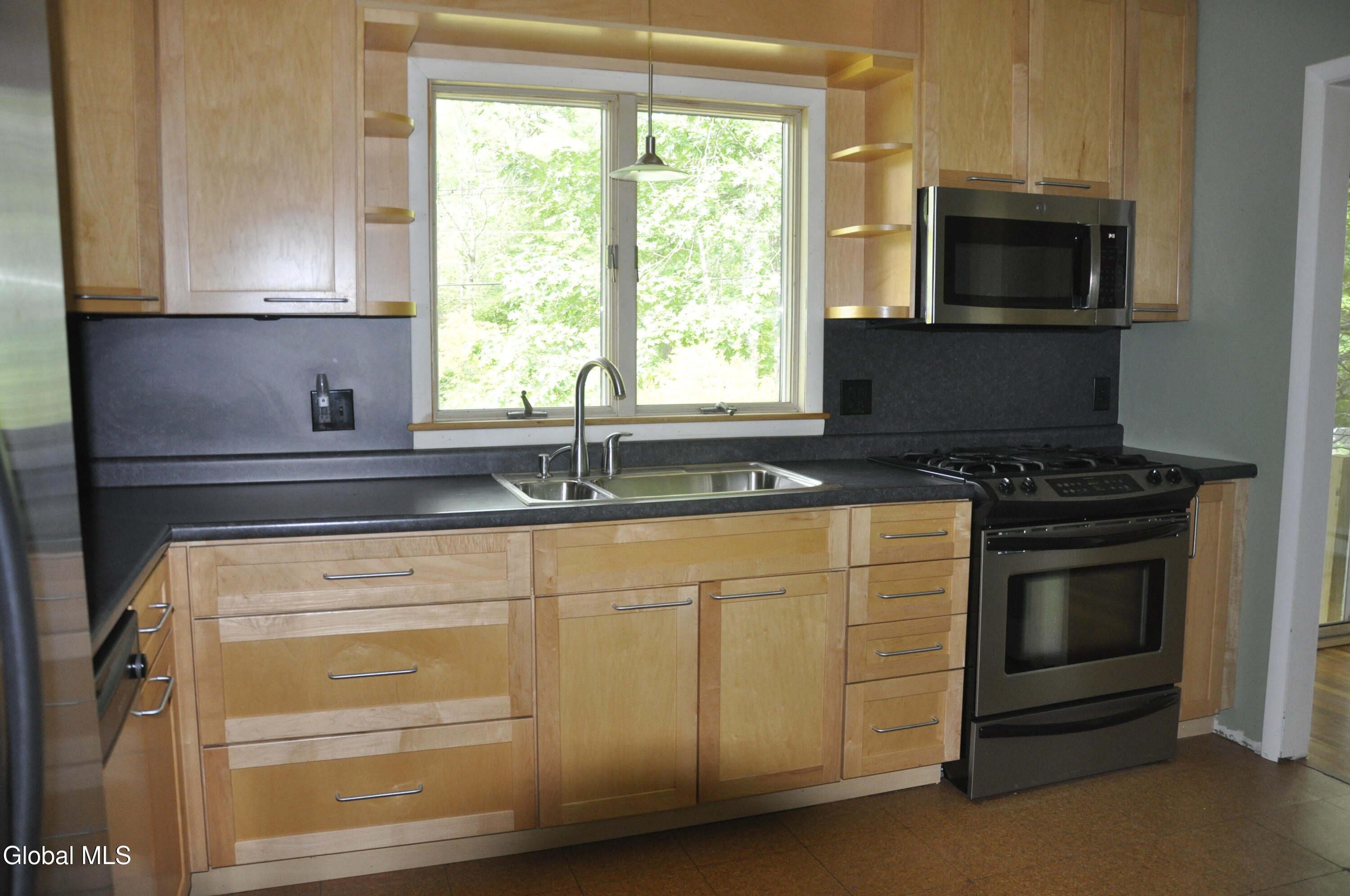 39 Wellington Delmar NY 12054