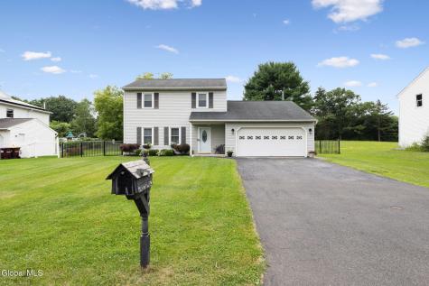 29 Meadowbrook Road Watervliet NY 12189