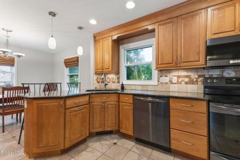 29 Meadowbrook Road Watervliet NY 12189