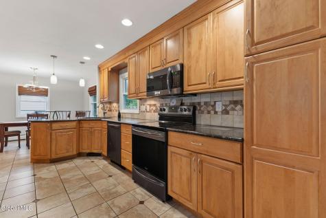 29 Meadowbrook Road Watervliet NY 12189