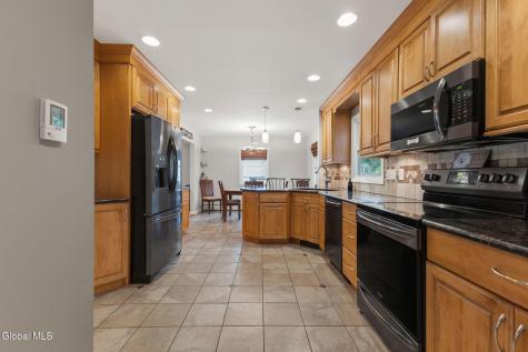 29 Meadowbrook Road Watervliet NY 12189