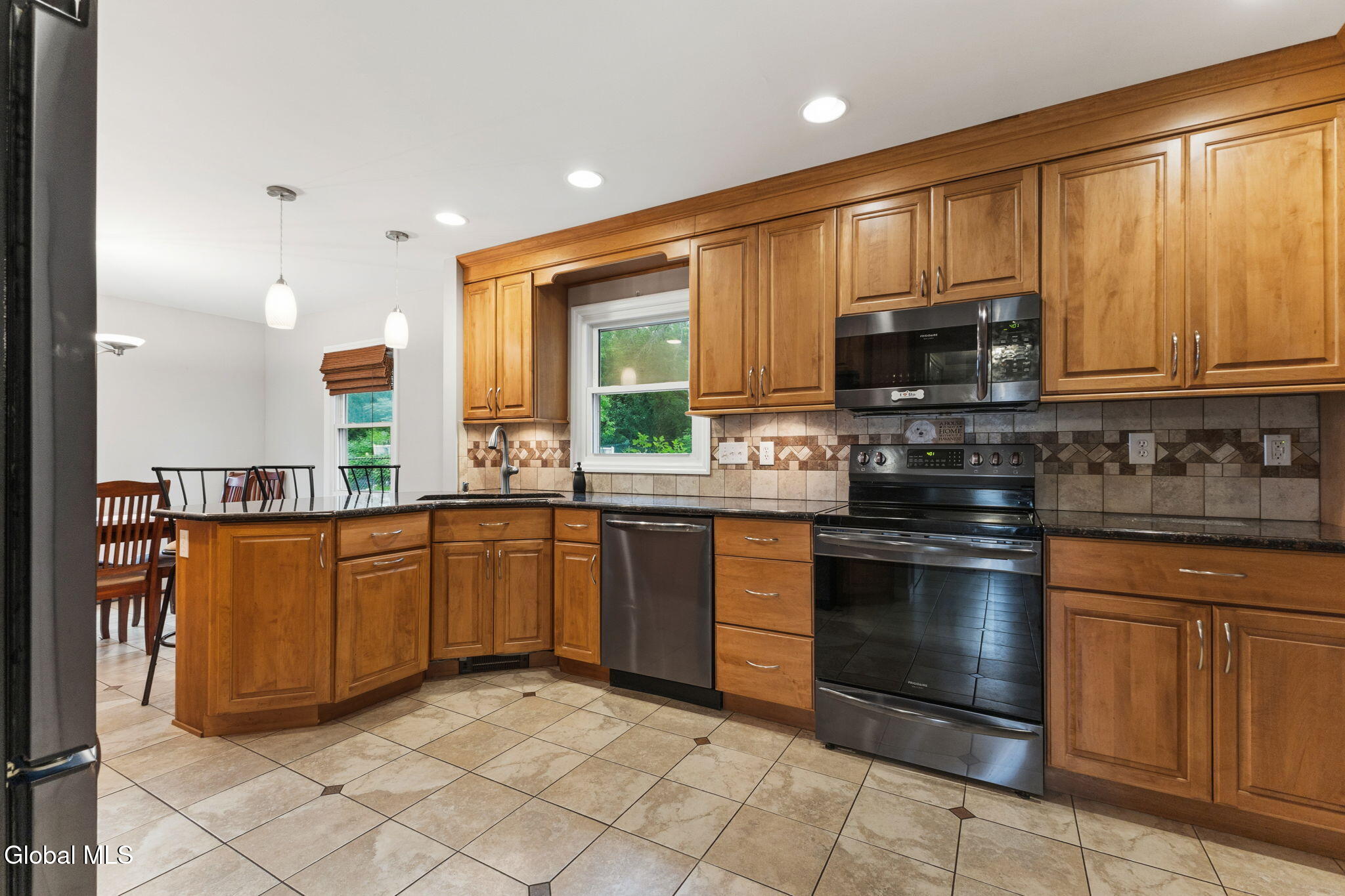 29 Meadowbrook Road Watervliet NY 12189