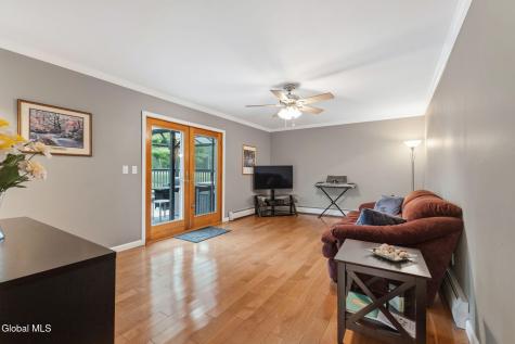 29 Meadowbrook Road Watervliet NY 12189