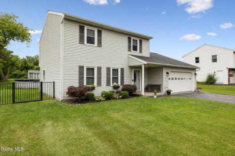 29 Meadowbrook Road Watervliet NY 12189