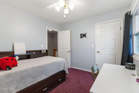 29 Meadowbrook Road Watervliet NY 12189