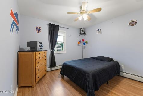 29 Meadowbrook Road Watervliet NY 12189