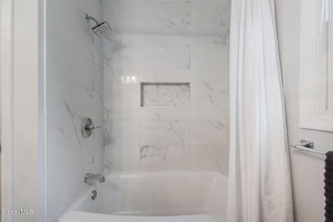 29 Meadowbrook Road Watervliet NY 12189