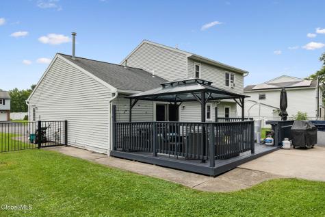 29 Meadowbrook Road Watervliet NY 12189