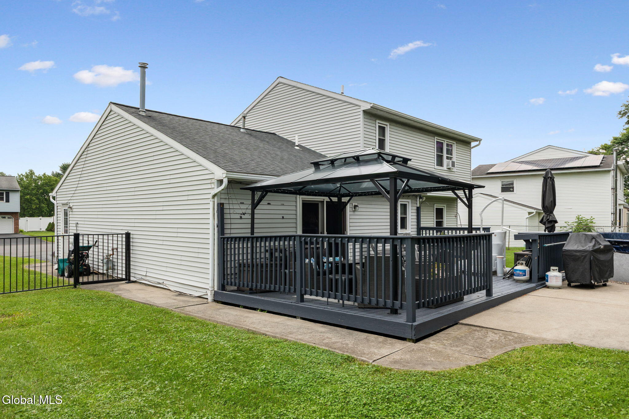 29 Meadowbrook Road Watervliet NY 12189