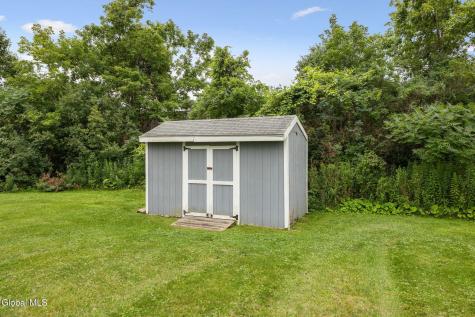 29 Meadowbrook Road Watervliet NY 12189