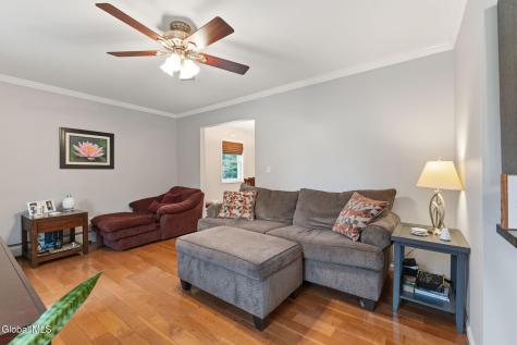 29 Meadowbrook Road Watervliet NY 12189