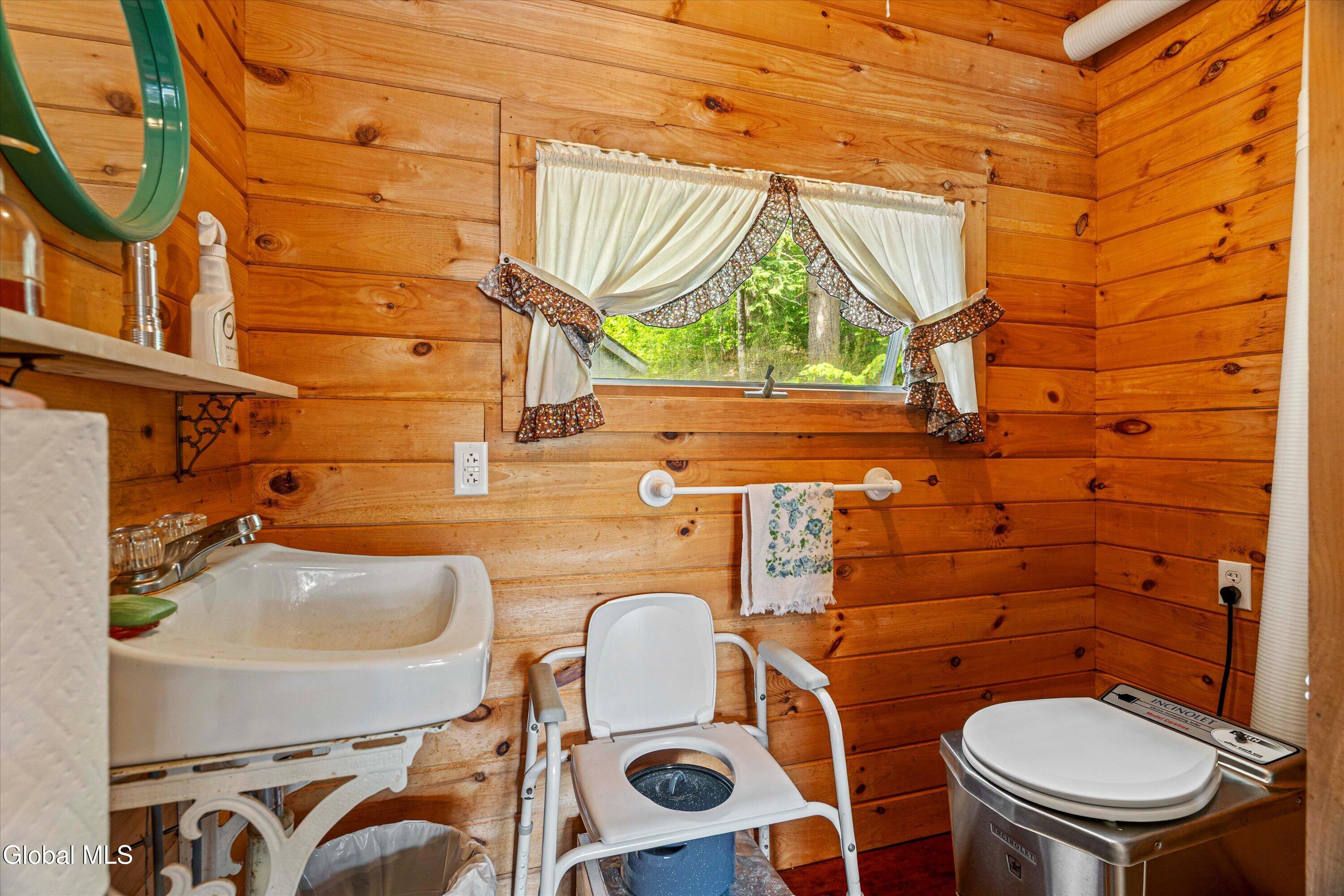 18 High Ledge Lane Newcomb NY 12852
