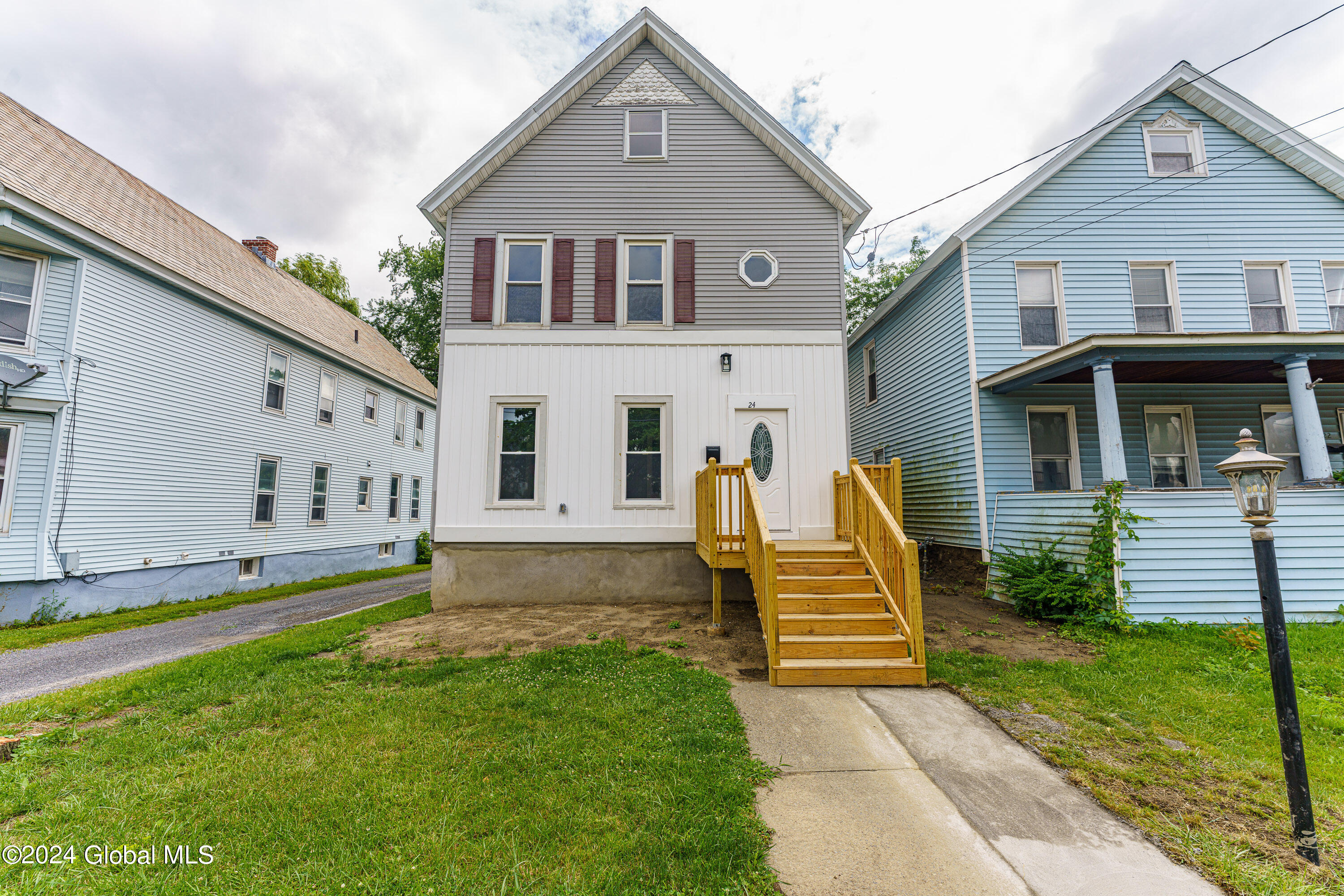 24 Pulver Avenue Ravena NY 12143