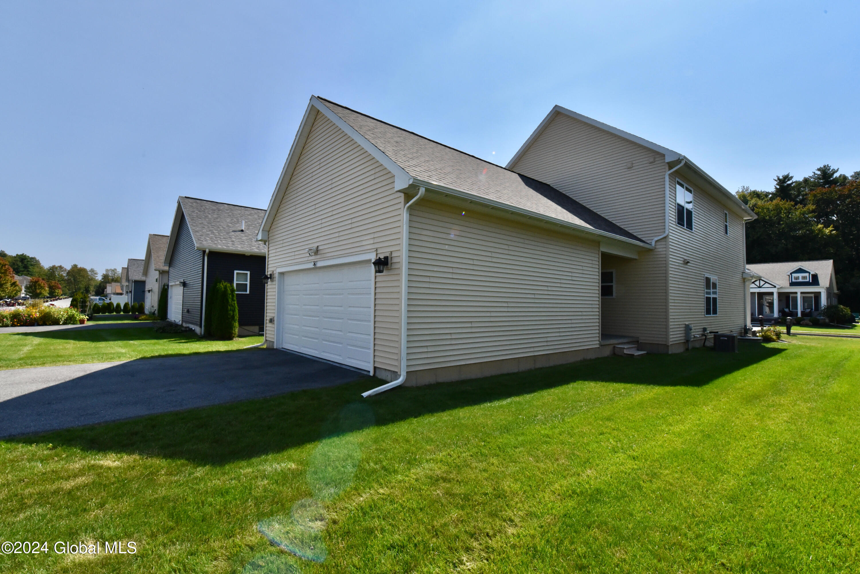 36 Vettura Court Malta NY 12020