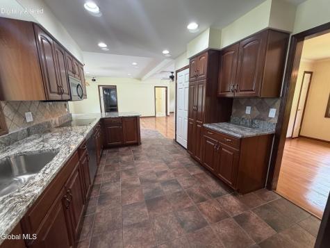 186 Van Rensselaer Boulevard Menands NY 12204